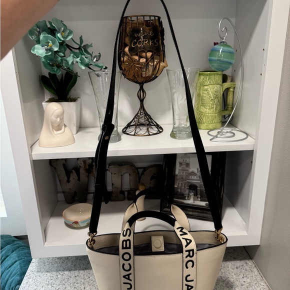 Marc Jacobs Small Leather Tote - Picture 11 of 13